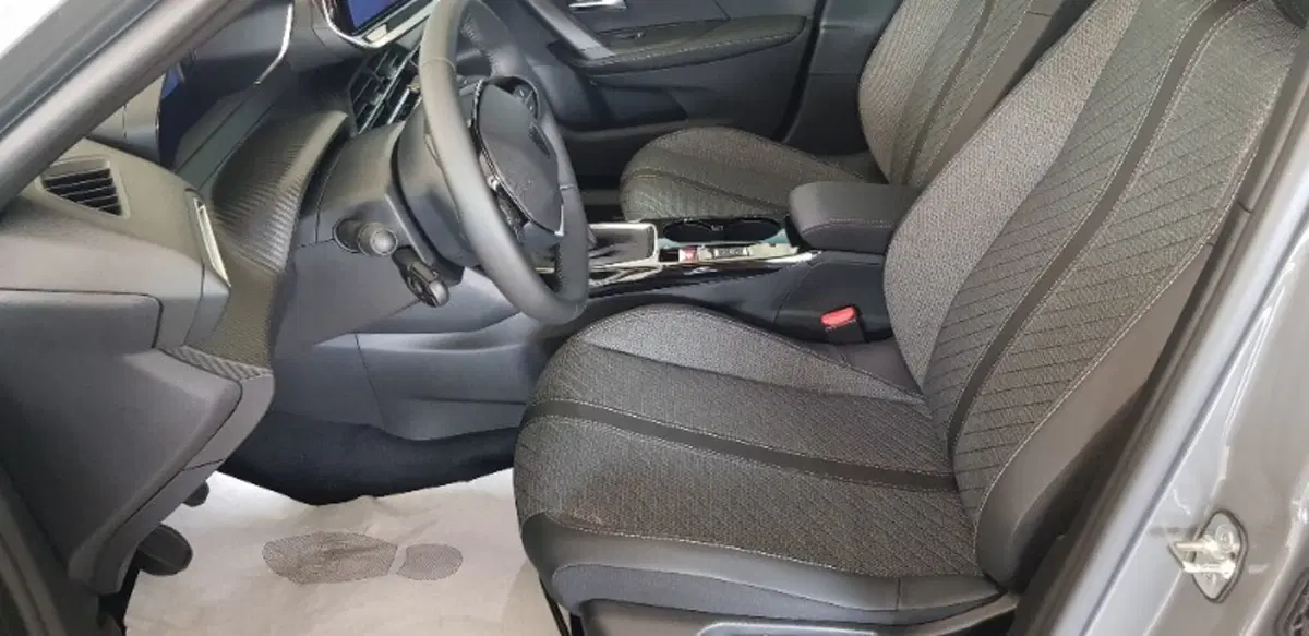 Peugeot 2008 nuova a Pordenone (12)
