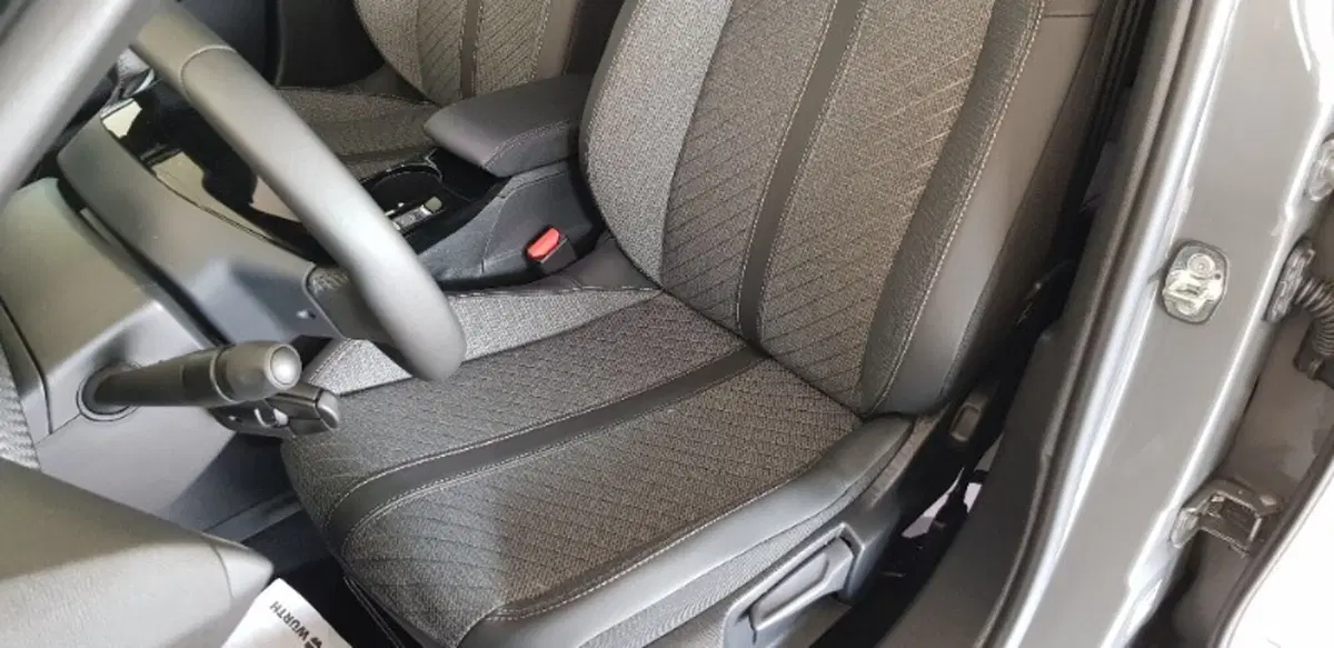 Peugeot 2008 nuova a Pordenone (13)