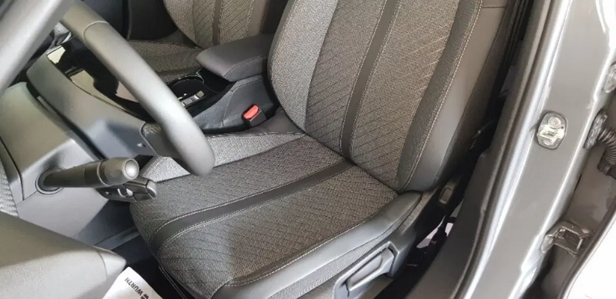 Peugeot 2008 nuova a Pordenone (13)
