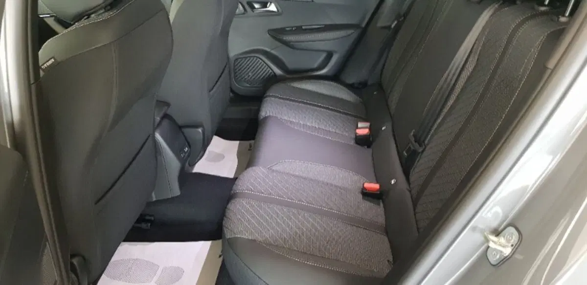 Peugeot 2008 nuova a Pordenone (14)