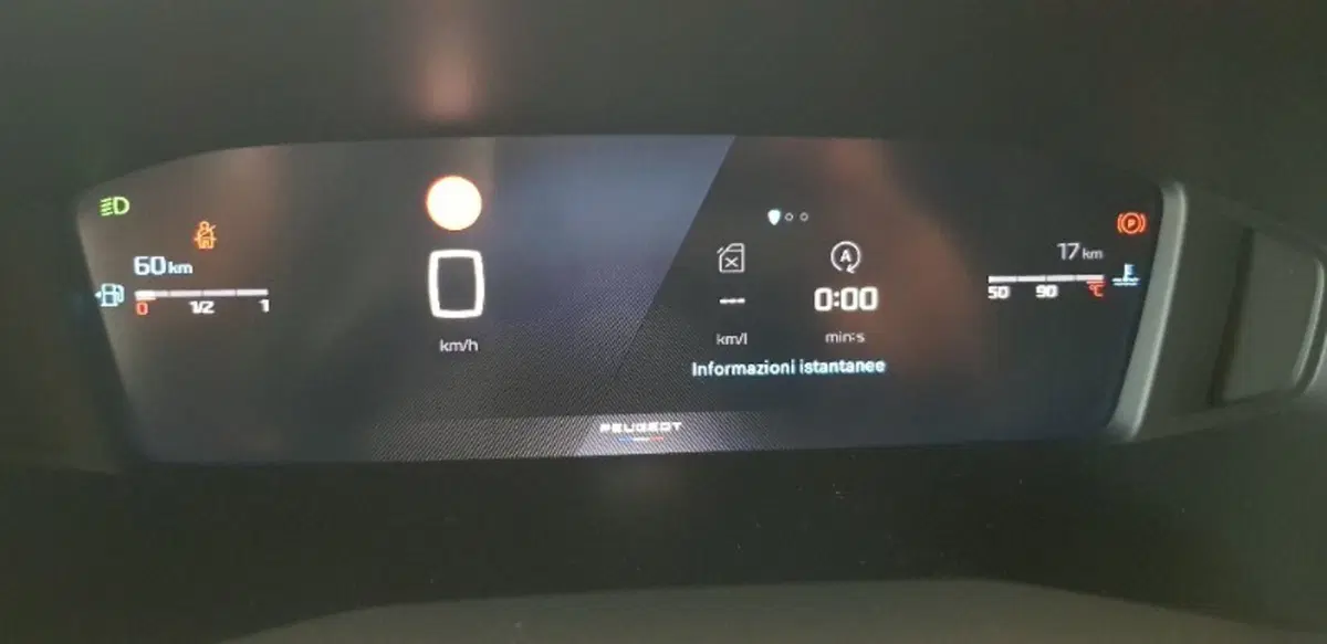 Peugeot 2008 nuova a Pordenone (17)