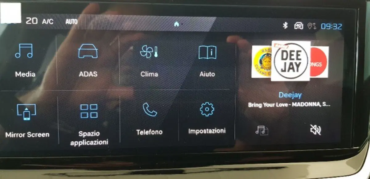 Peugeot 2008 nuova a Pordenone (19)