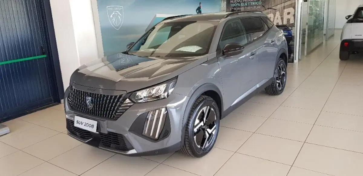 Peugeot 2008 nuova a Pordenone (3)