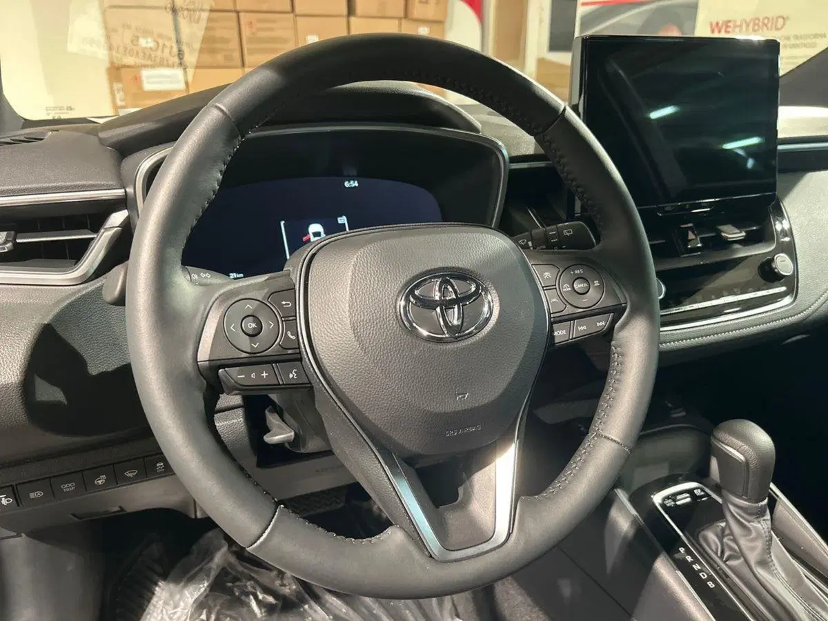 Toyota Corolla Touring Sports nuova a Lecco (14)