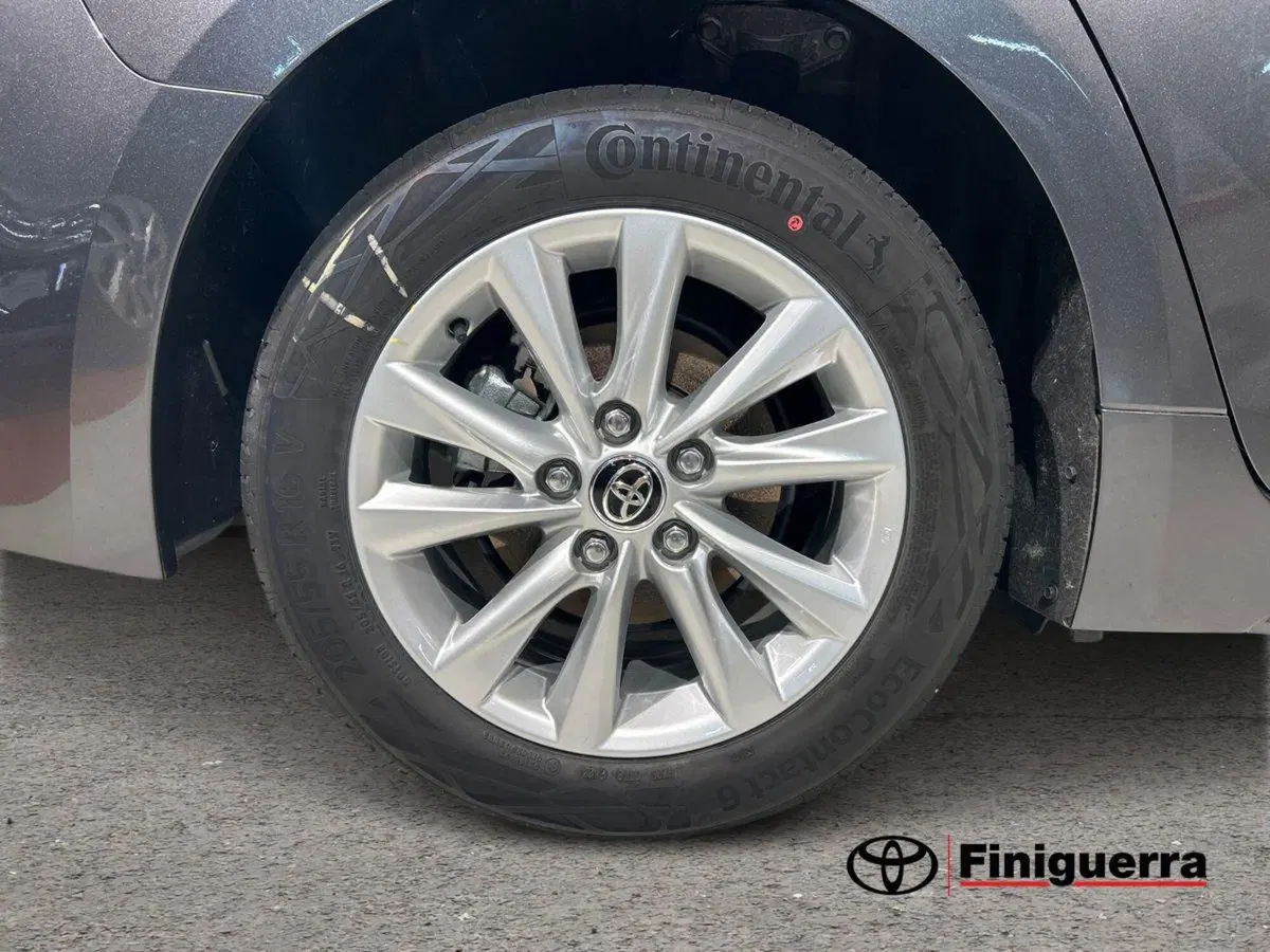 Toyota Corolla Touring Sports nuova a Lecco (7)