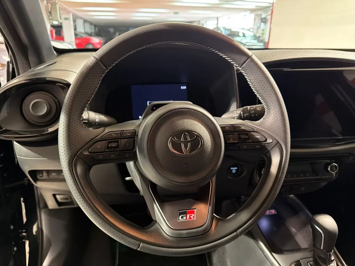 Toyota Aygo X nuova a Sondrio (15)