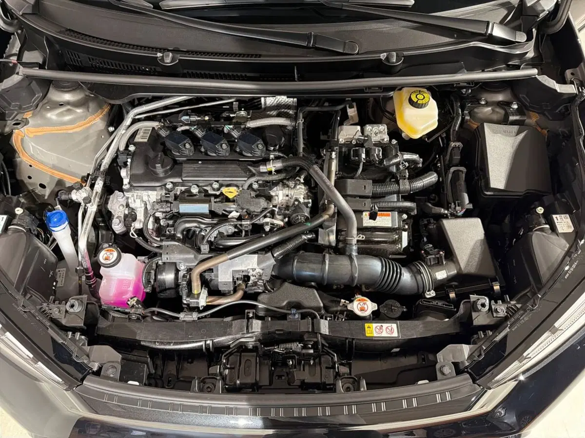 Toyota Aygo X nuova a Sondrio (17)
