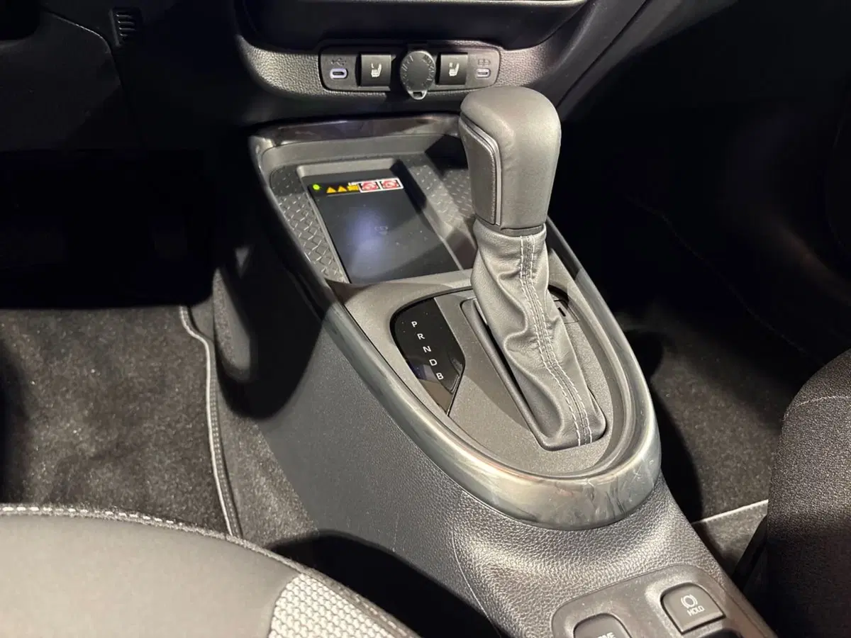 Toyota Aygo X nuova a Sondrio (13)