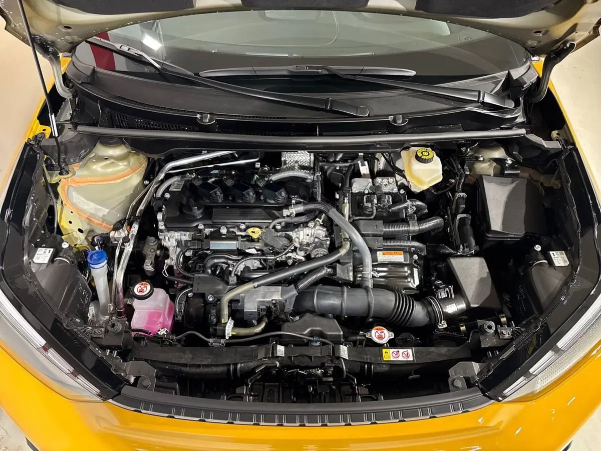Toyota Aygo X nuova a Sondrio (16)