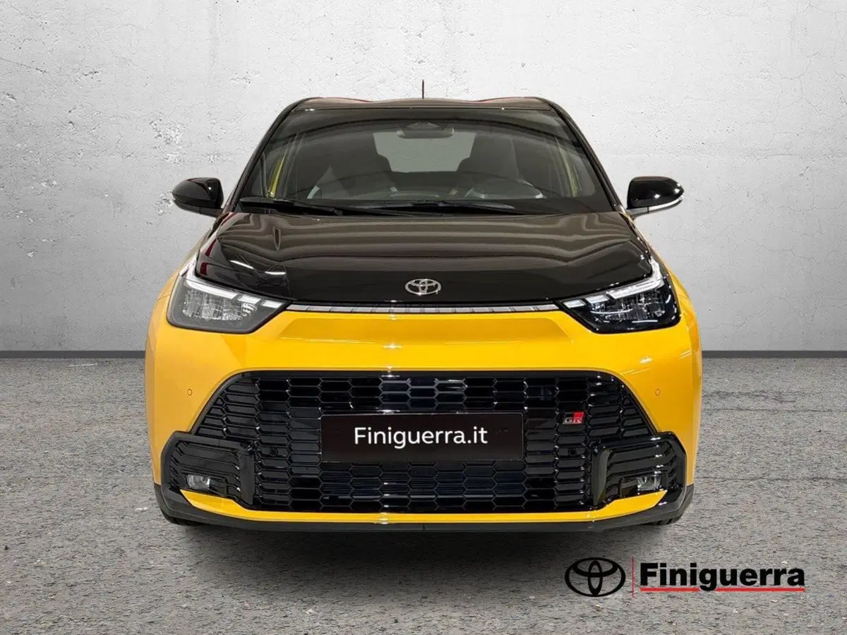 Toyota Aygo X nuova a Sondrio (2)