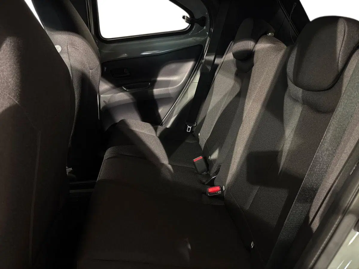 Toyota Aygo X nuova a Sondrio (11)
