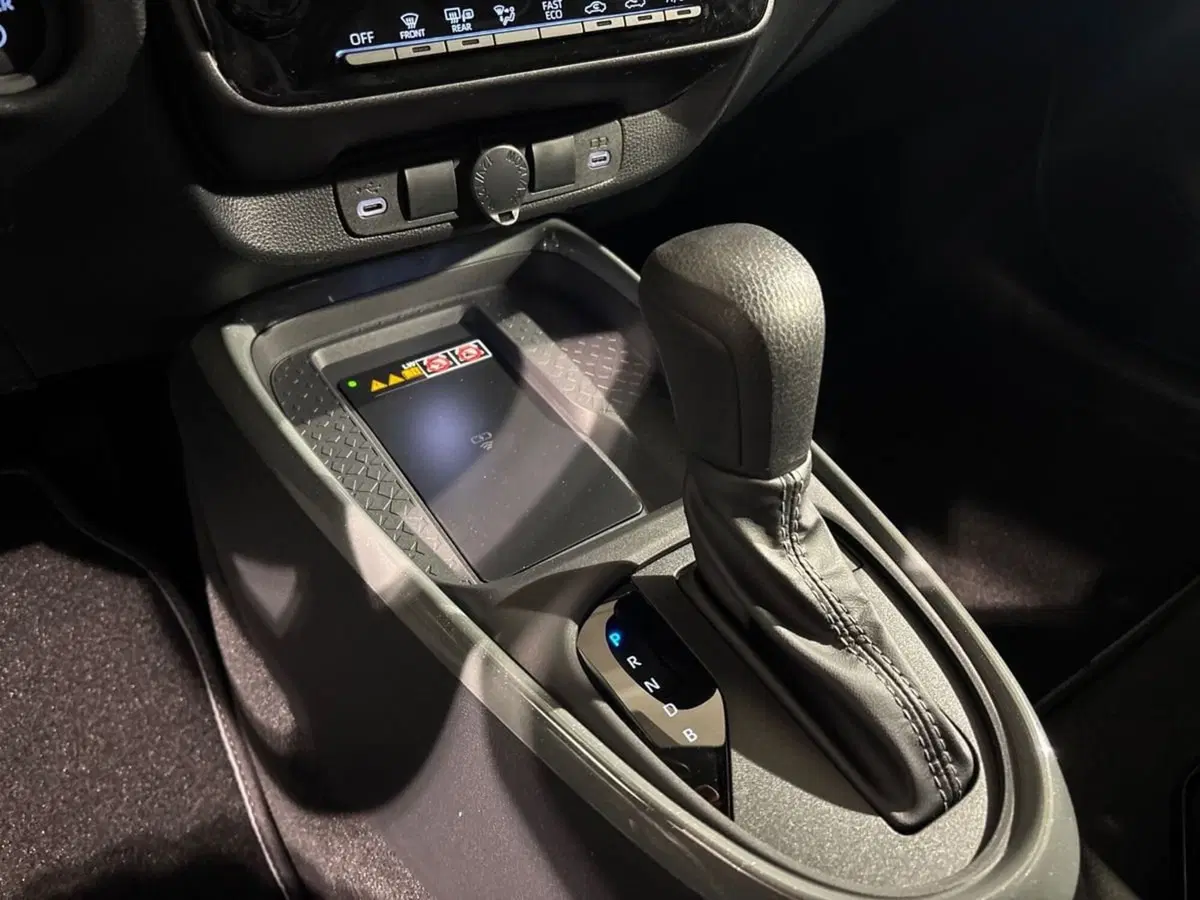 Toyota Aygo X nuova a Sondrio (13)