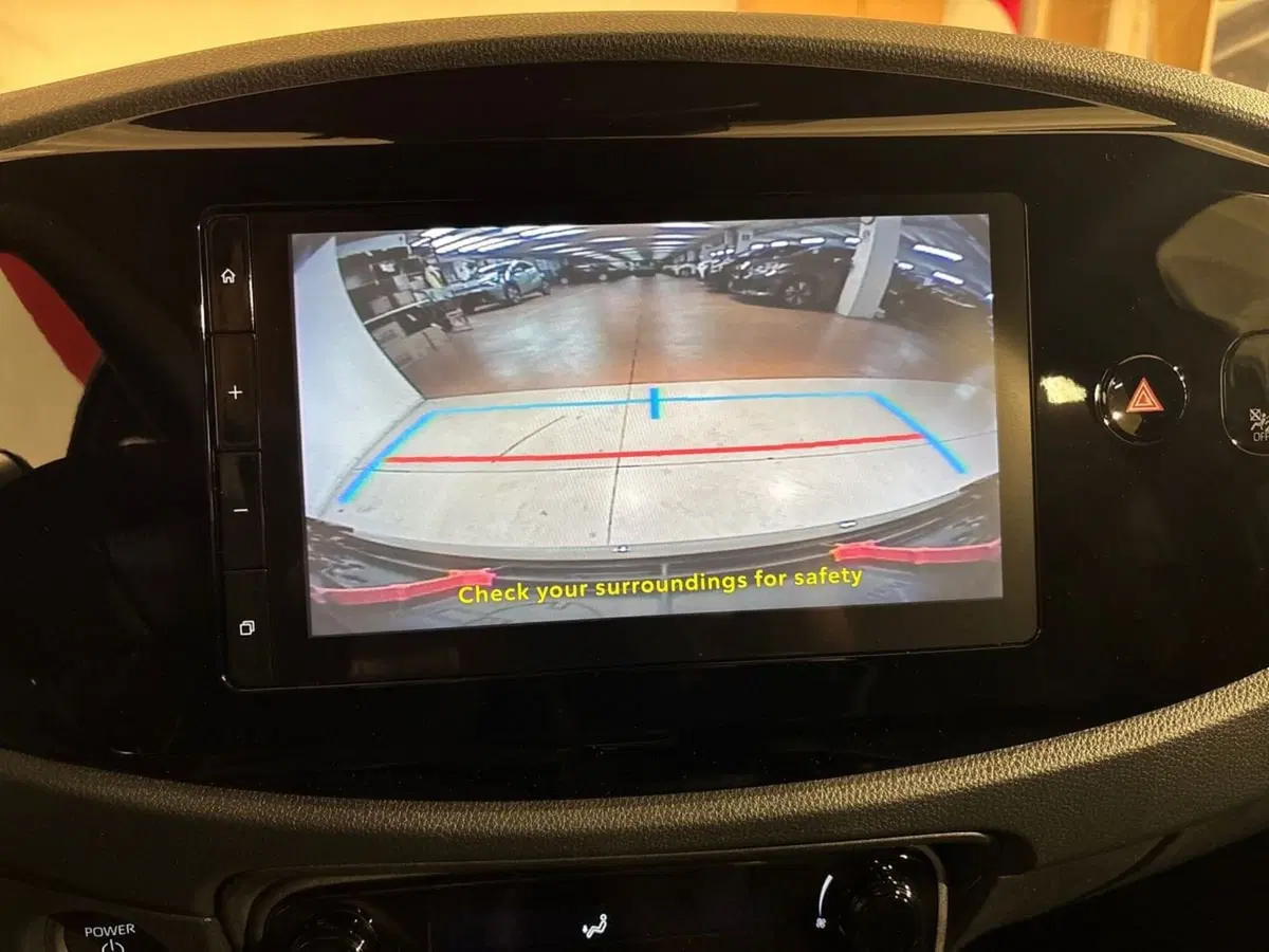 Toyota Aygo X nuova a Sondrio (14)