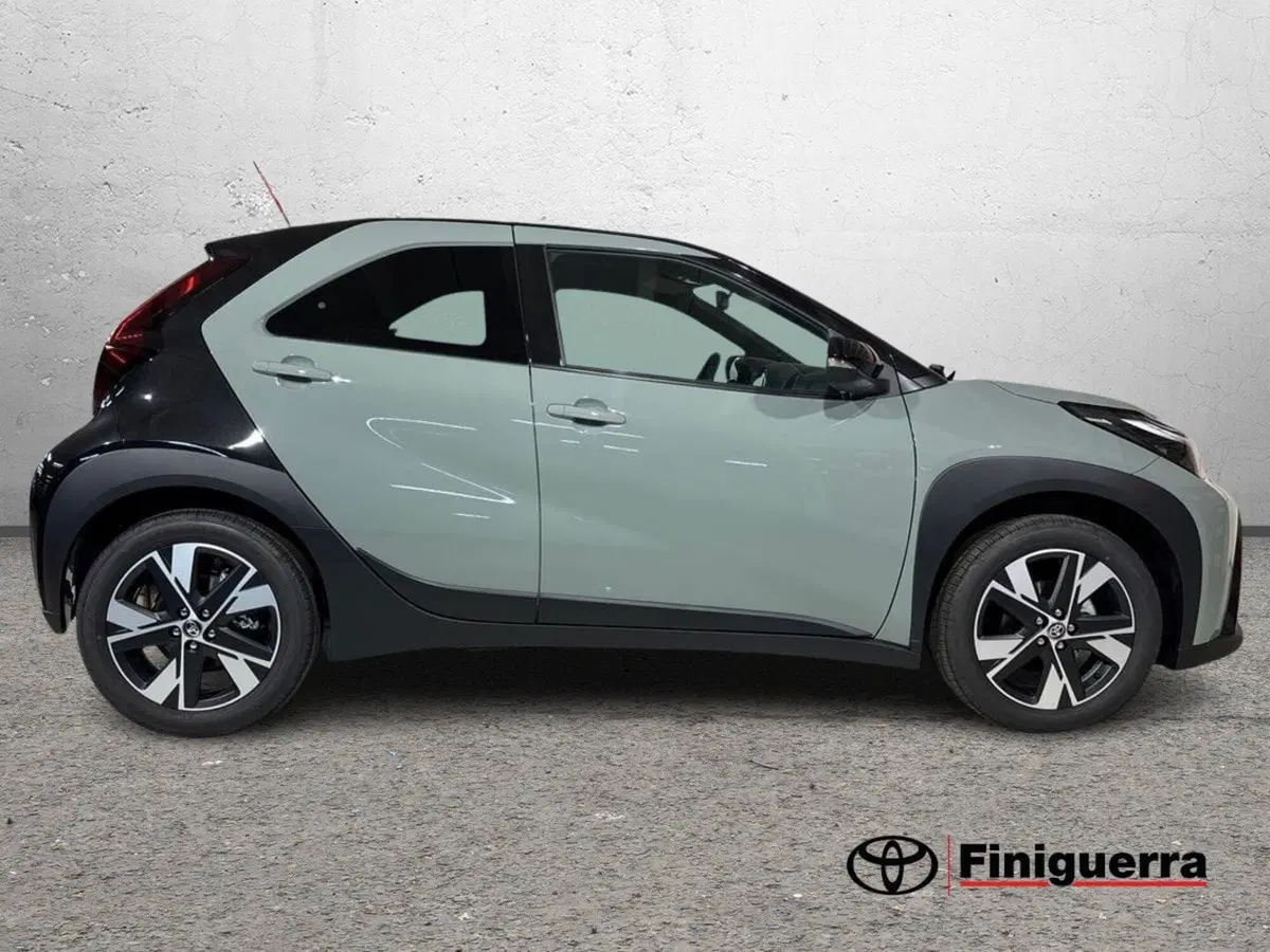 Toyota Aygo X nuova a Sondrio (3)