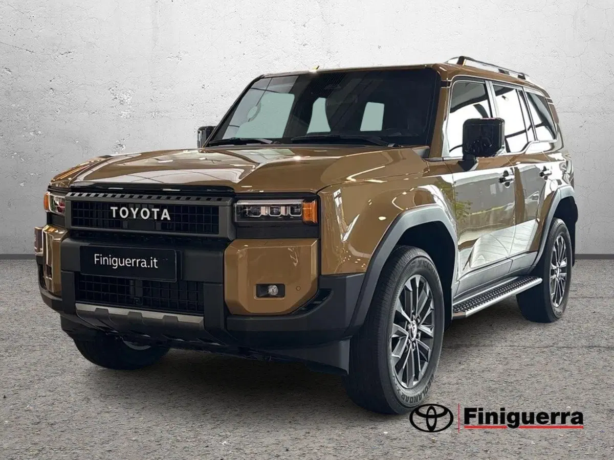Toyota Land Cruiser nuova a Lecco