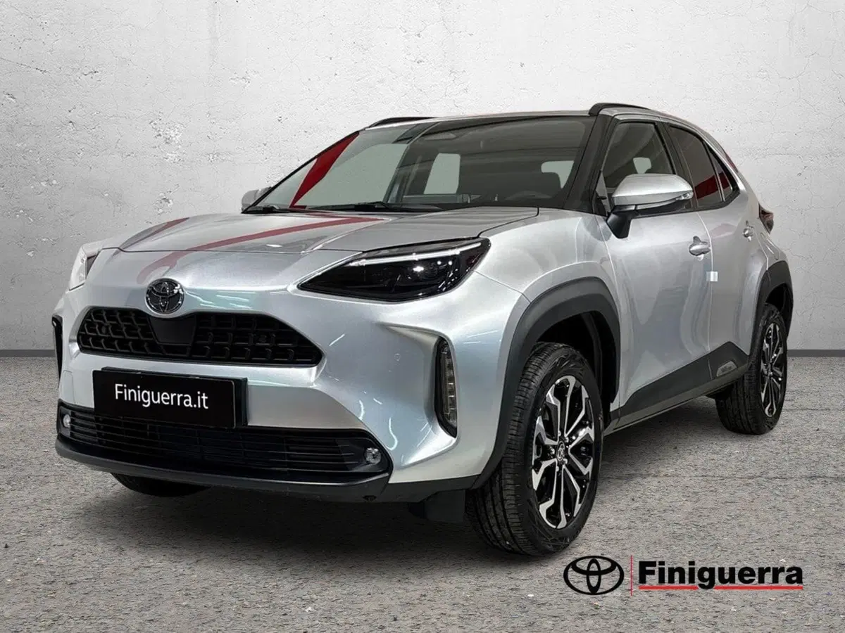 Toyota Yaris Cross nuova a Lecco