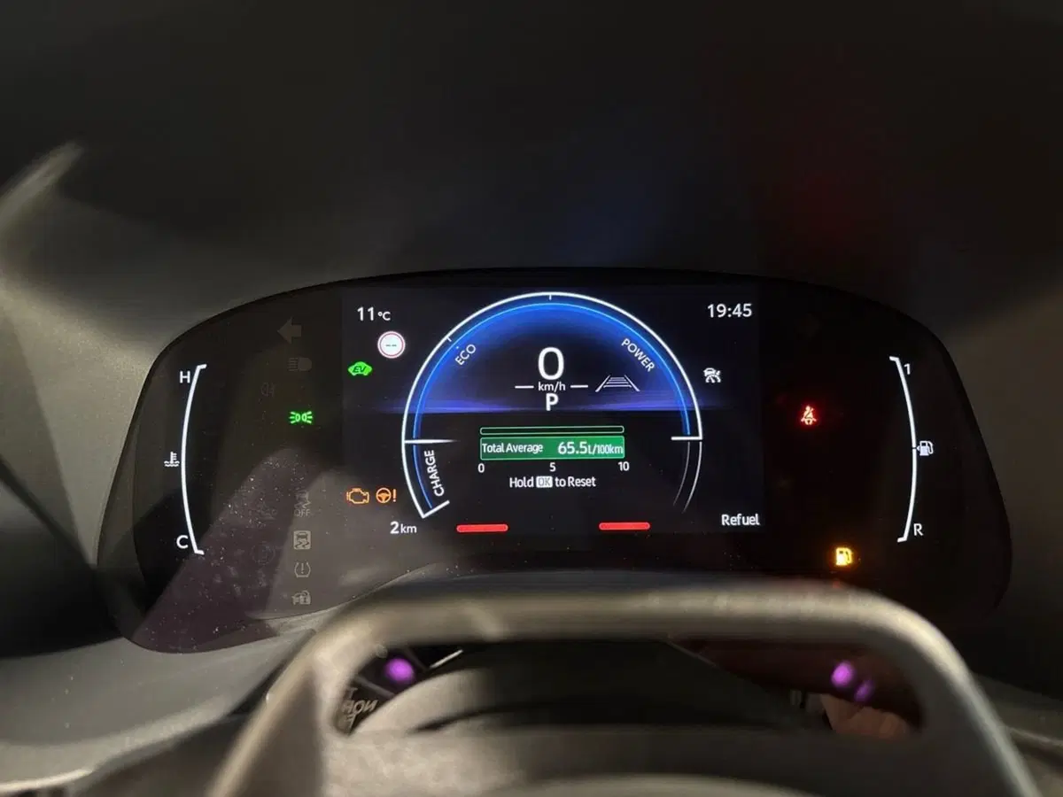 Toyota Aygo X nuova a Lecco (9)