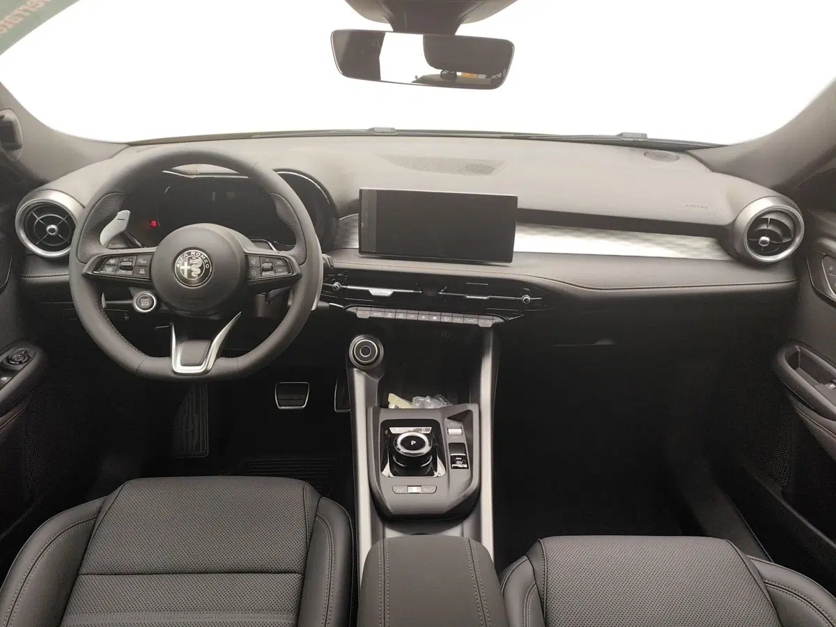 Alfa Romeo Tonale nuova a Como (7)