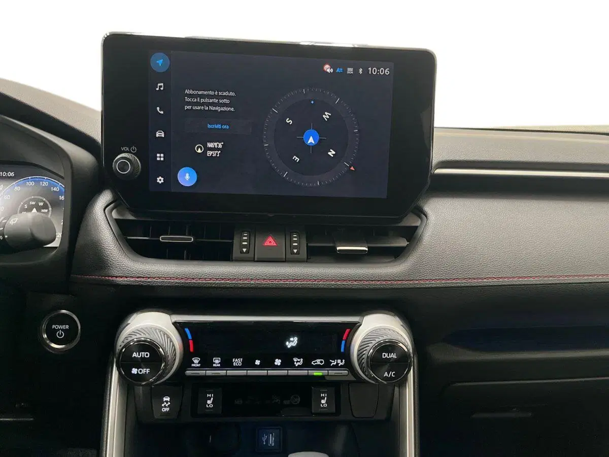 Toyota Rav4 nuova a Lecco (10)