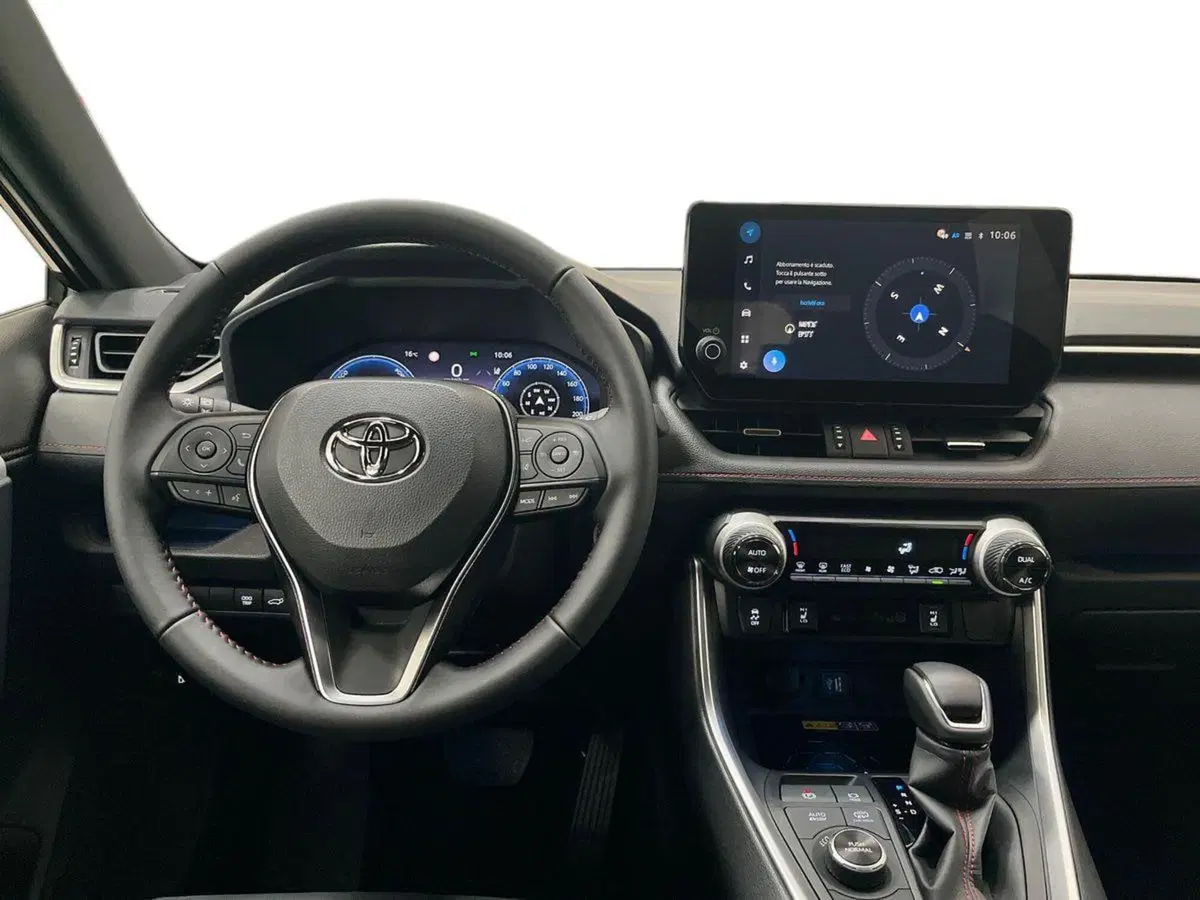 Toyota Rav4 nuova a Lecco (7)