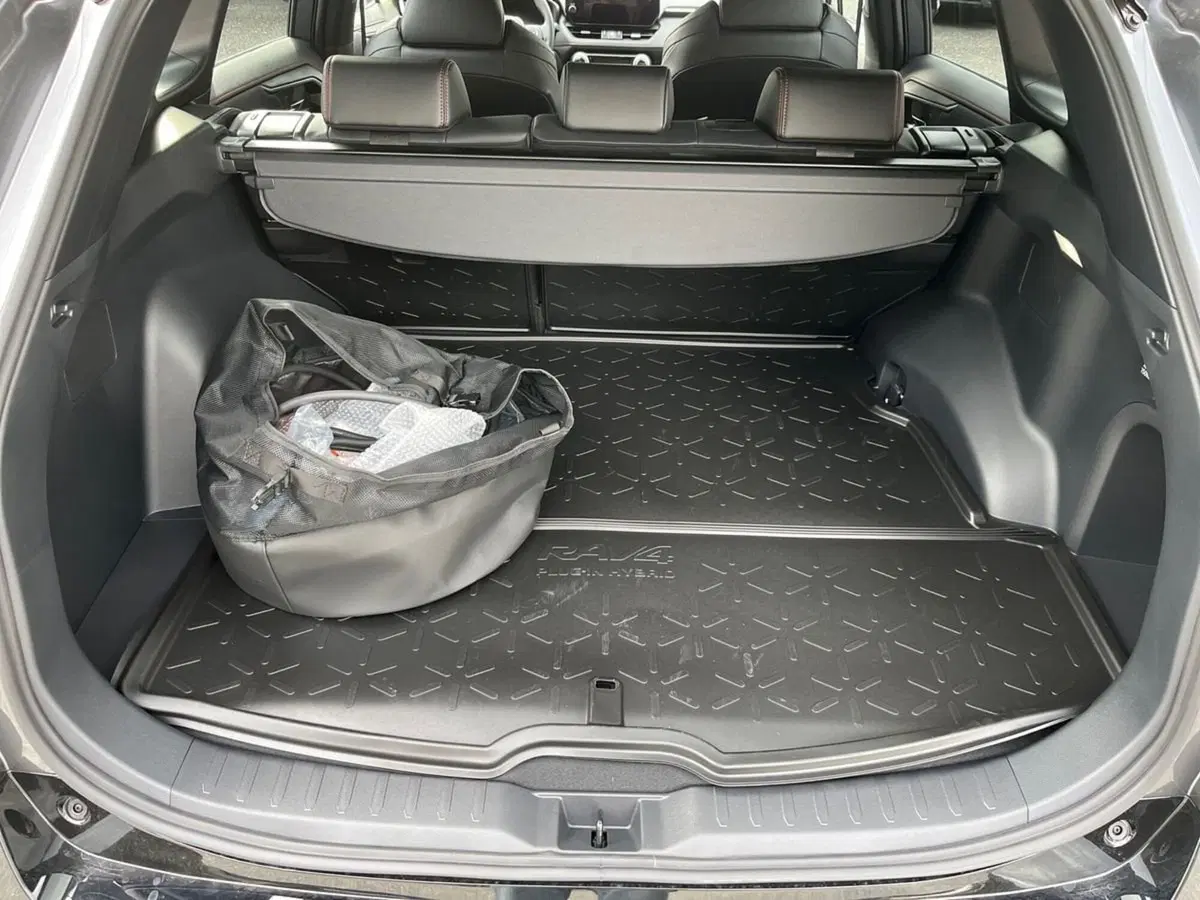 Toyota Rav4 nuova a Lecco (9)