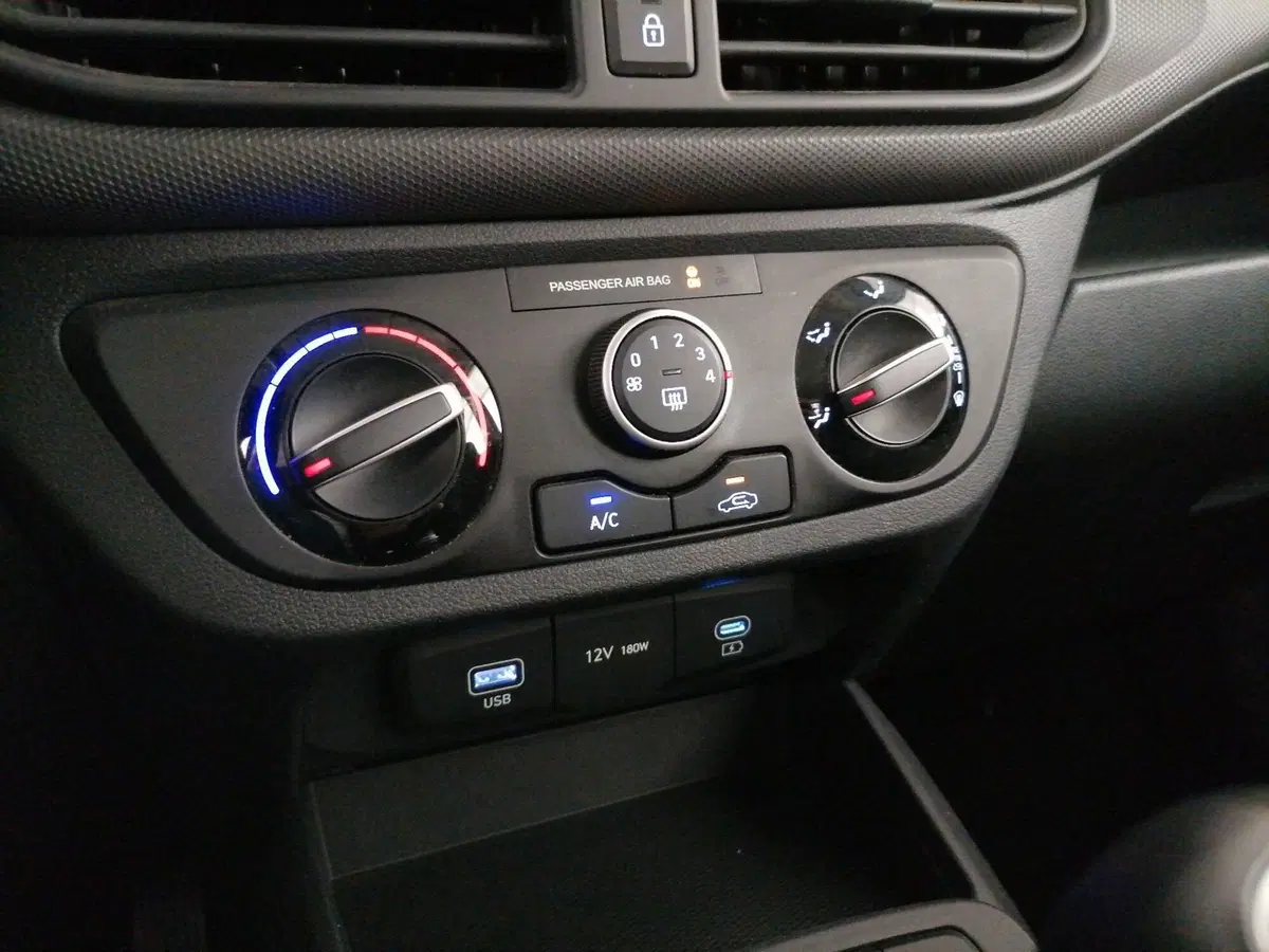 Hyundai i10 usata a Roma (13)