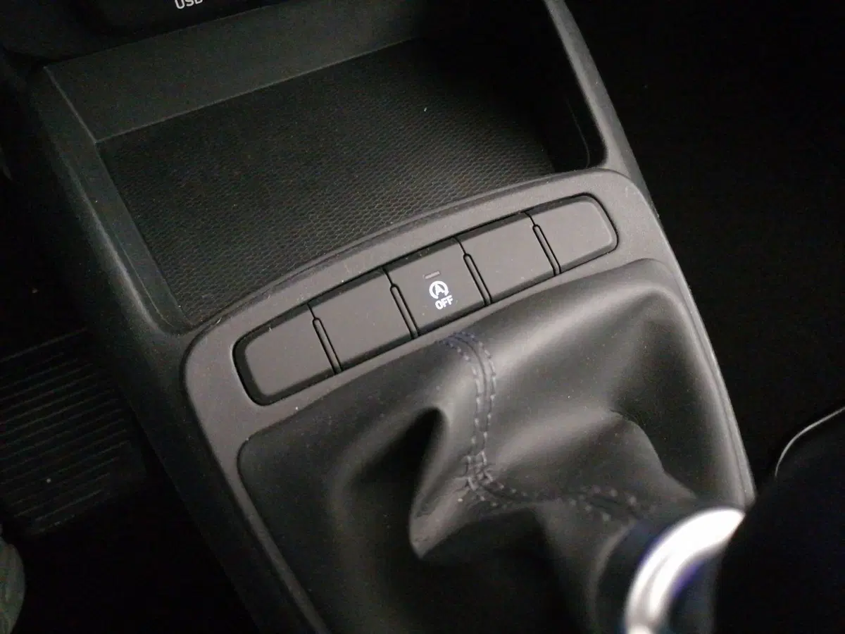 Hyundai i10 usata a Roma (17)