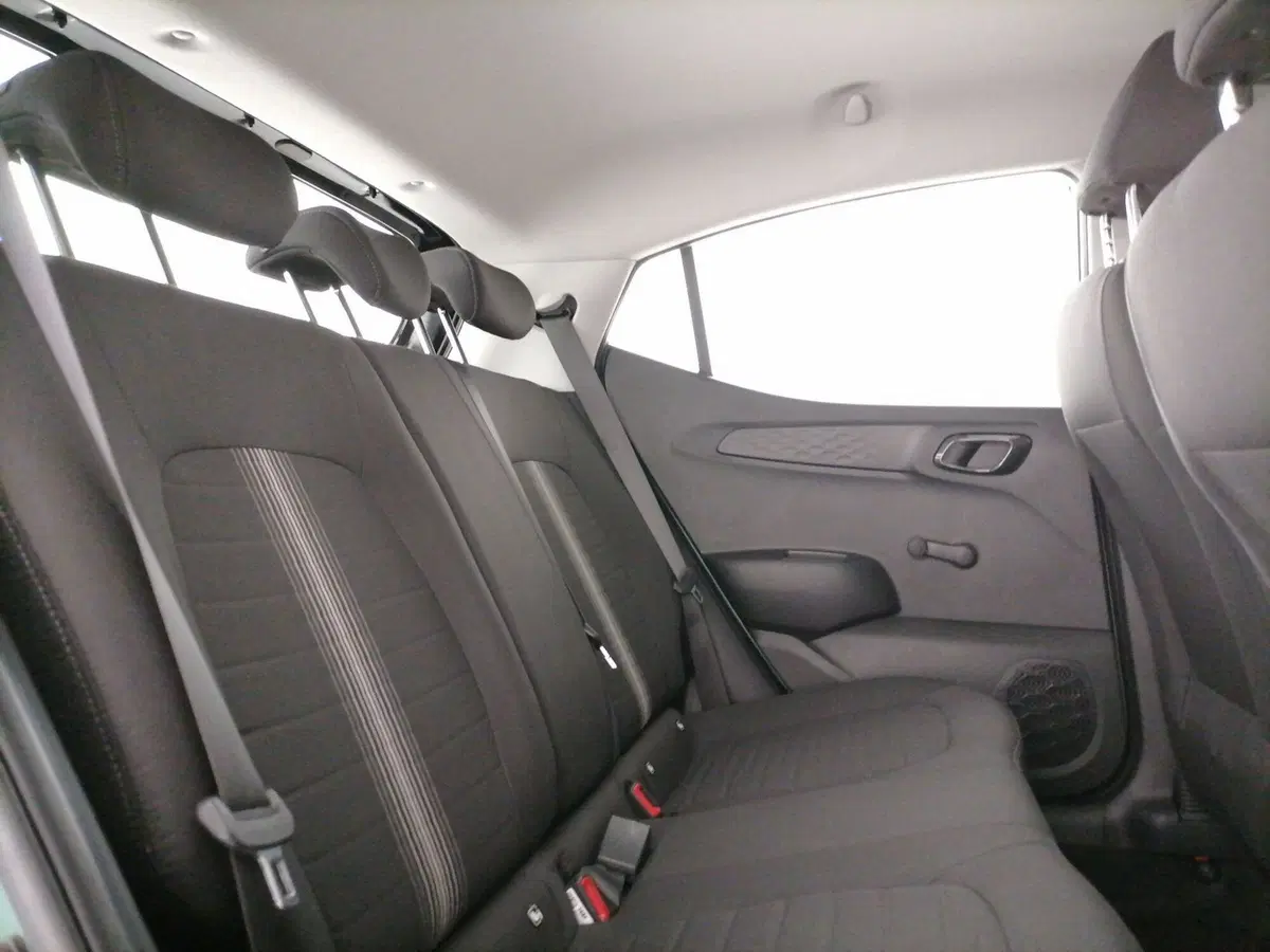 Hyundai i10 usata a Roma (8)