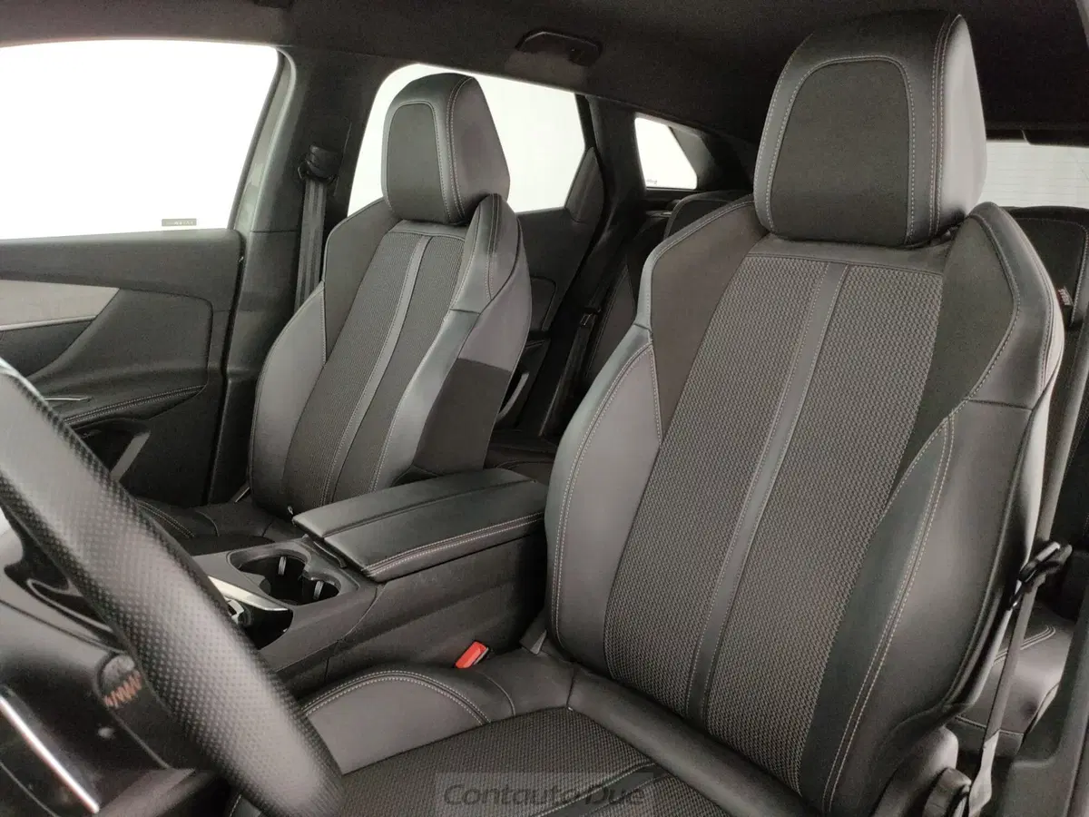 Peugeot 3008 usata a Caserta (17)