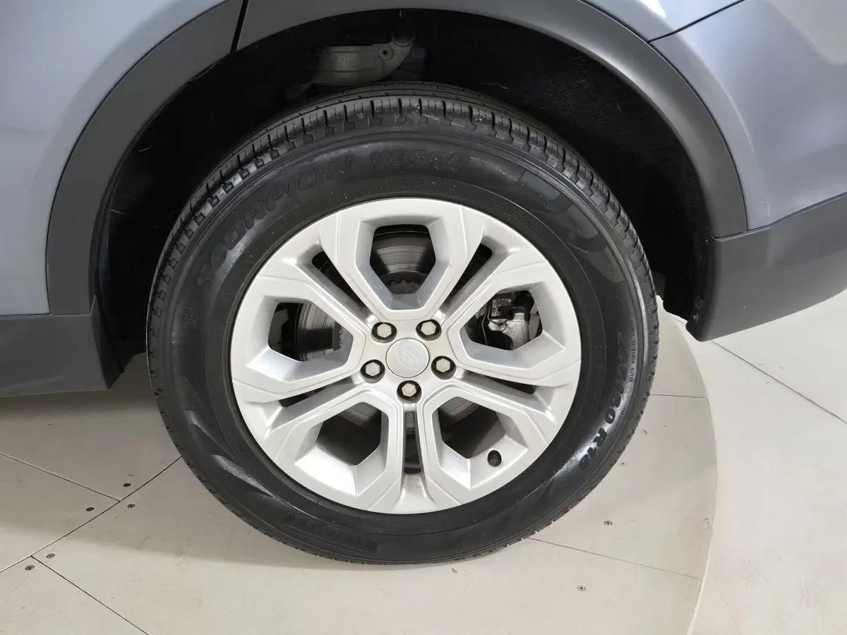 Land Rover Discovery Sport usata a Torino (9)