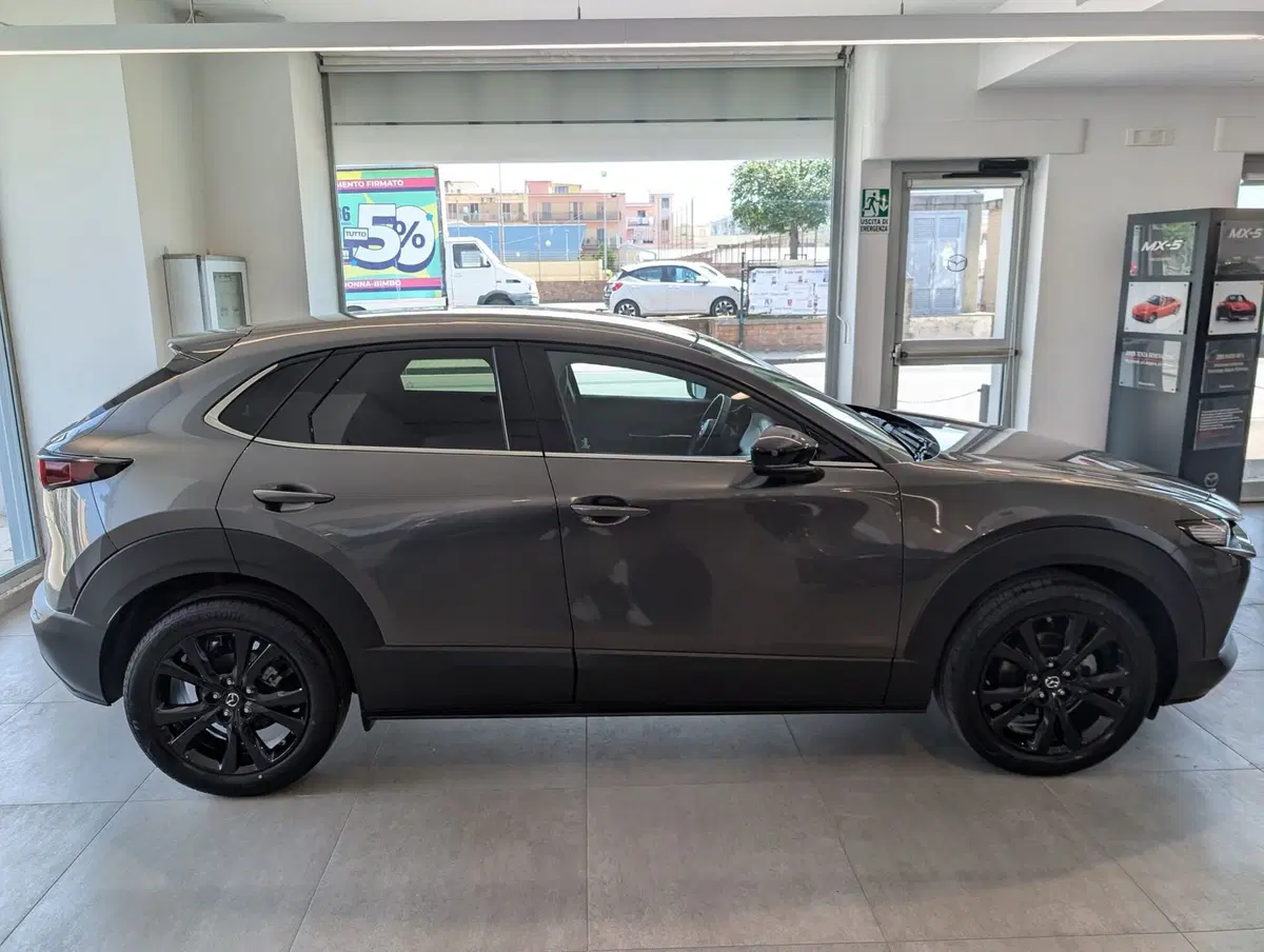 Mazda CX-30 nuova a Napoli (4)