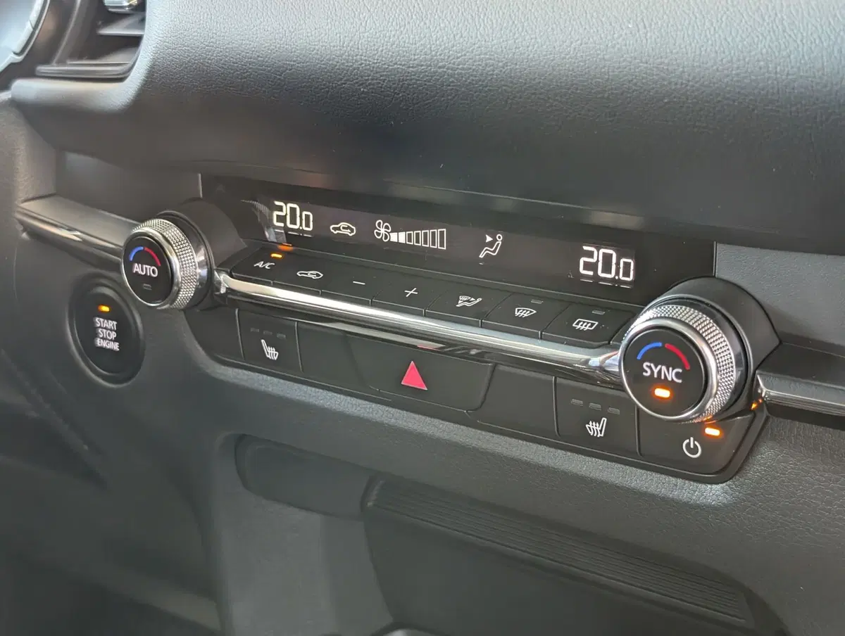 Mazda CX-30 nuova a Napoli (9)