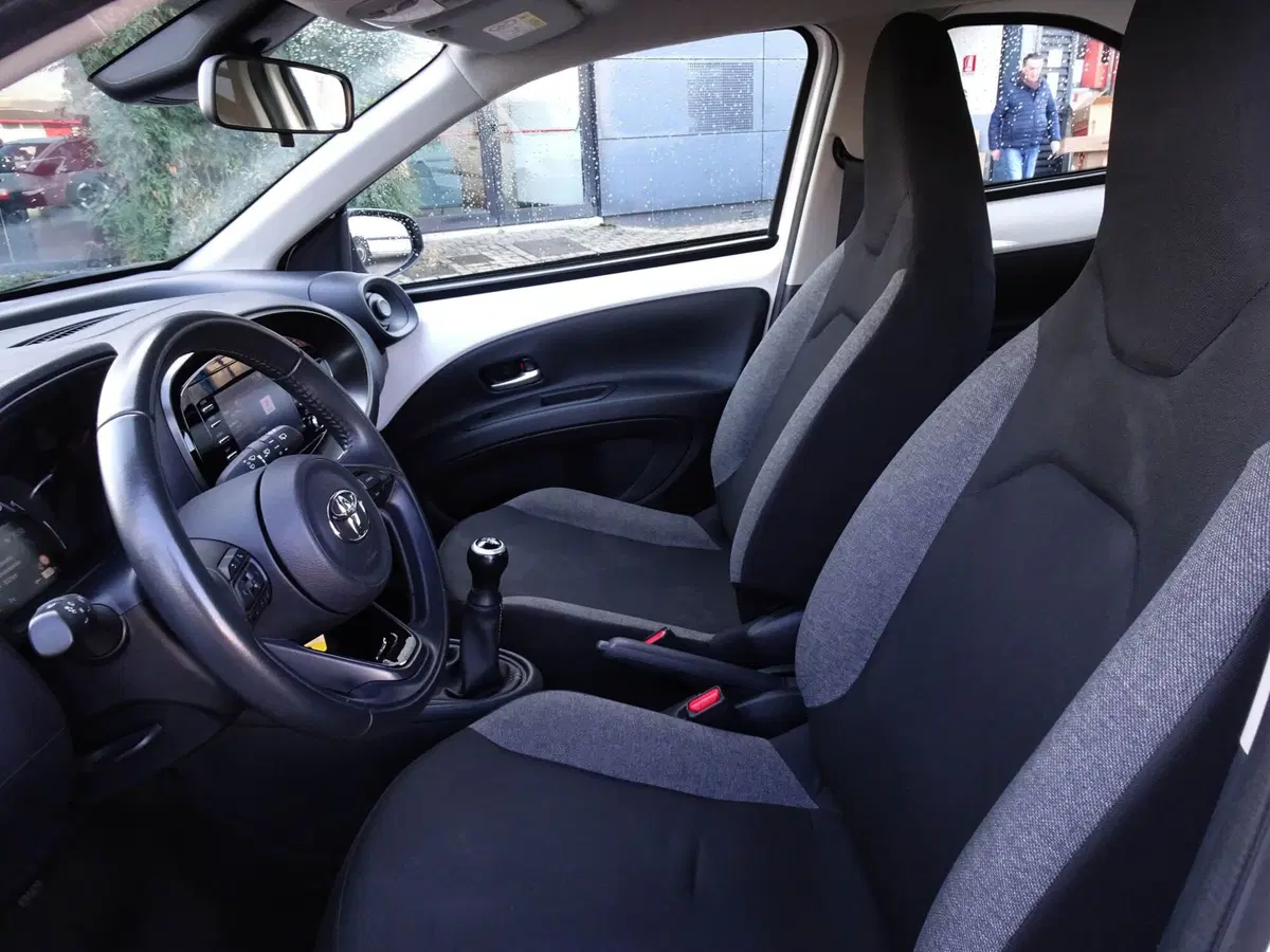 Toyota Aygo X usata a Treviso (9)