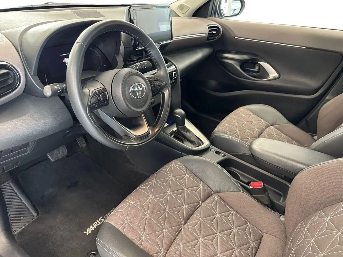 Toyota Yaris Cross usata a Prato (10)