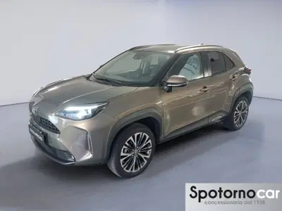 Toyota Yaris Cross 1.5 Hybrid 5p. E-CVT Lounge del 2022 usata a Milano