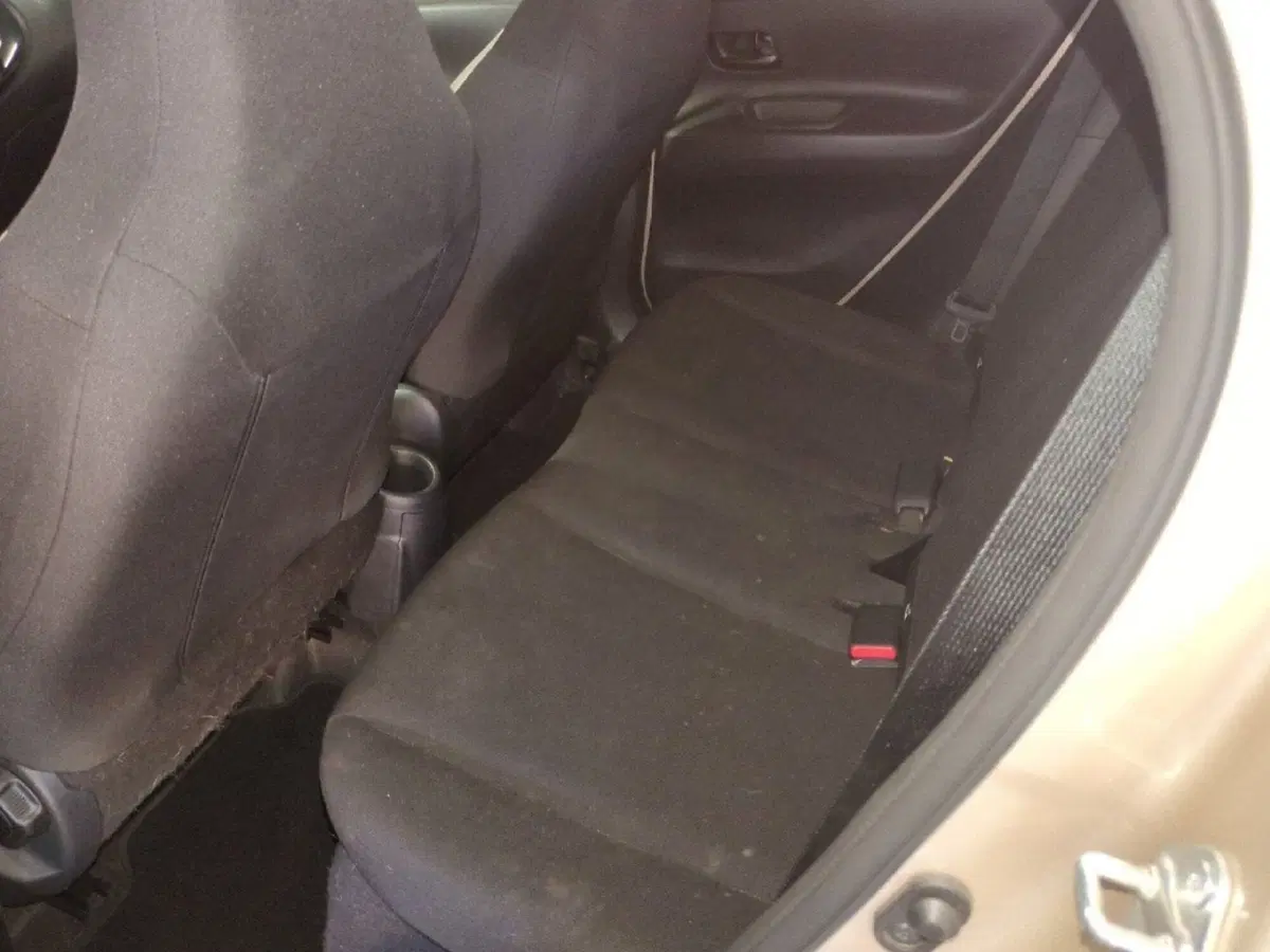 Toyota Aygo X usata a Milano (11)