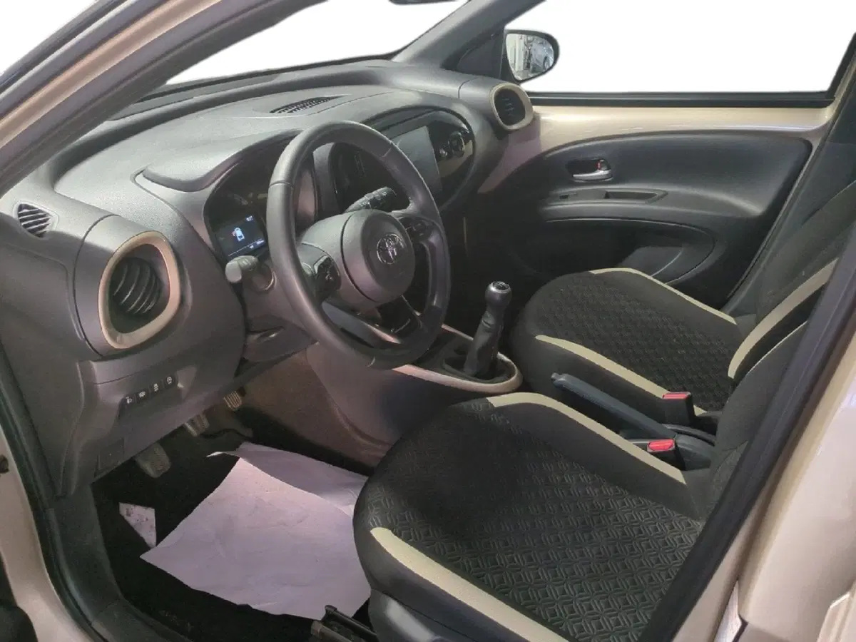 Toyota Aygo X usata a Milano (12)