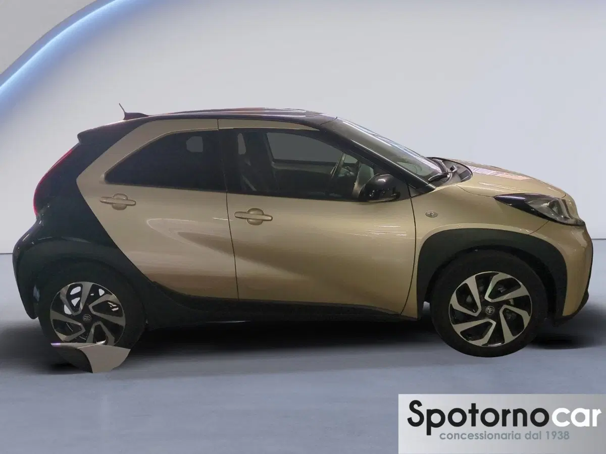 Toyota Aygo X usata a Milano (3)