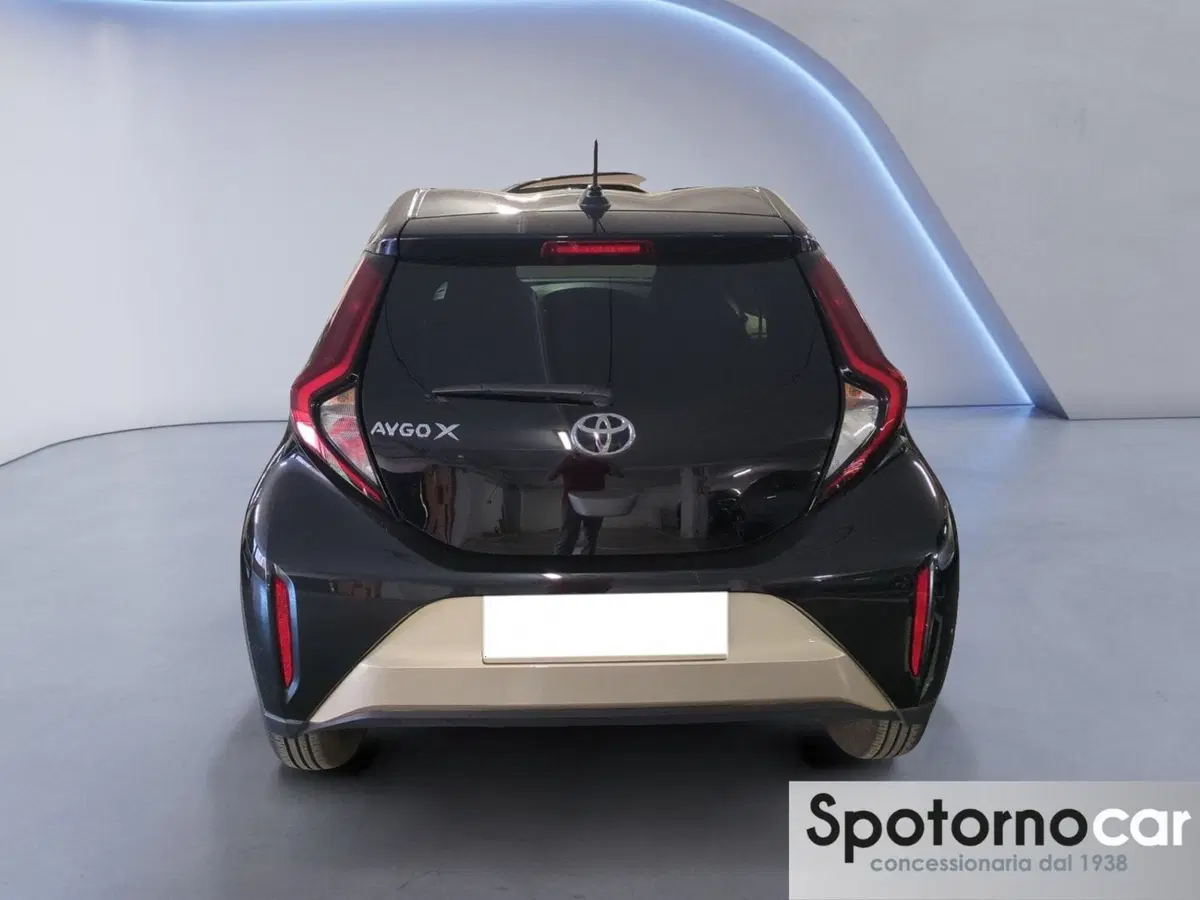 Toyota Aygo X usata a Milano (5)