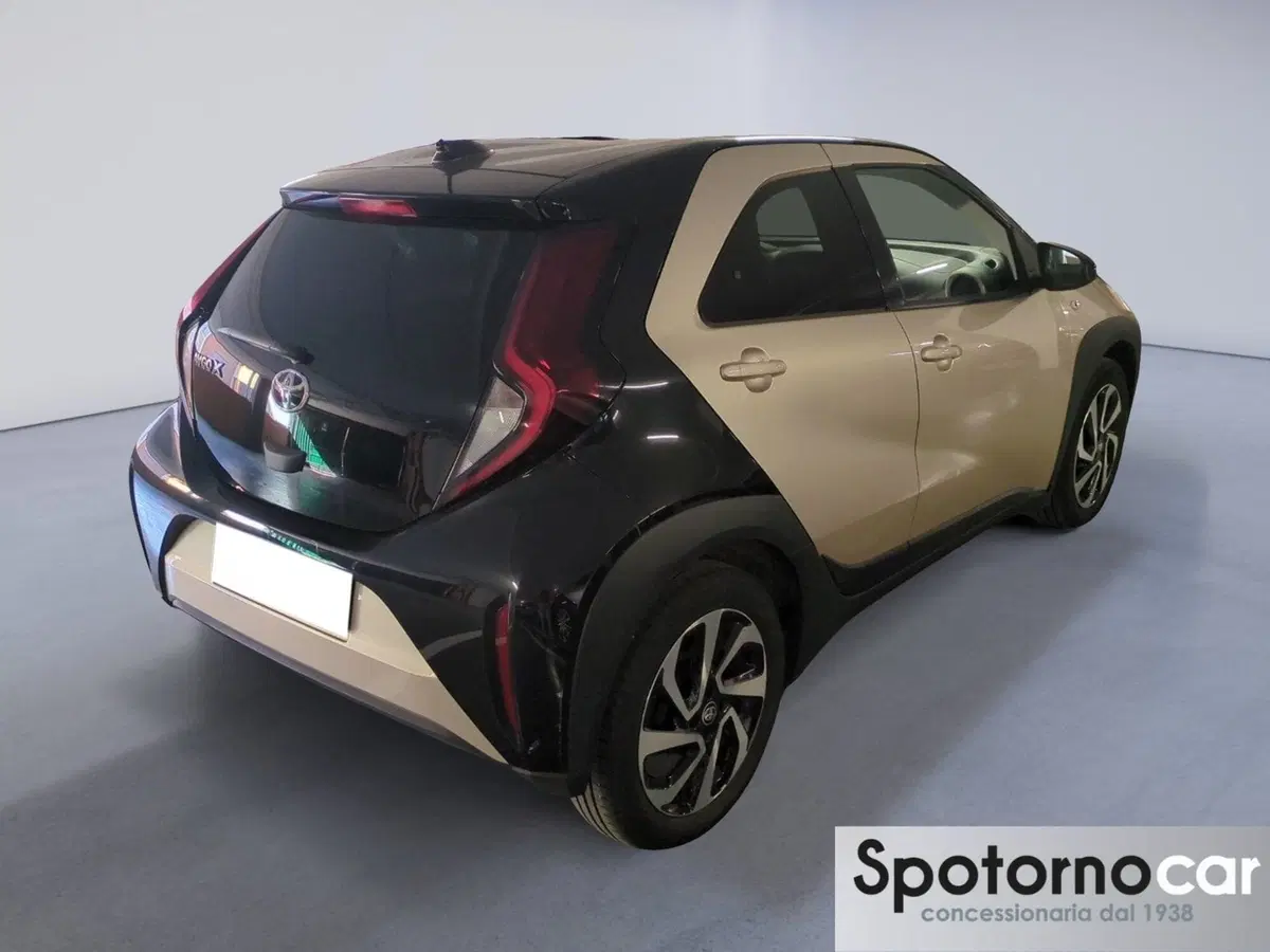 Toyota Aygo X usata a Milano (7)