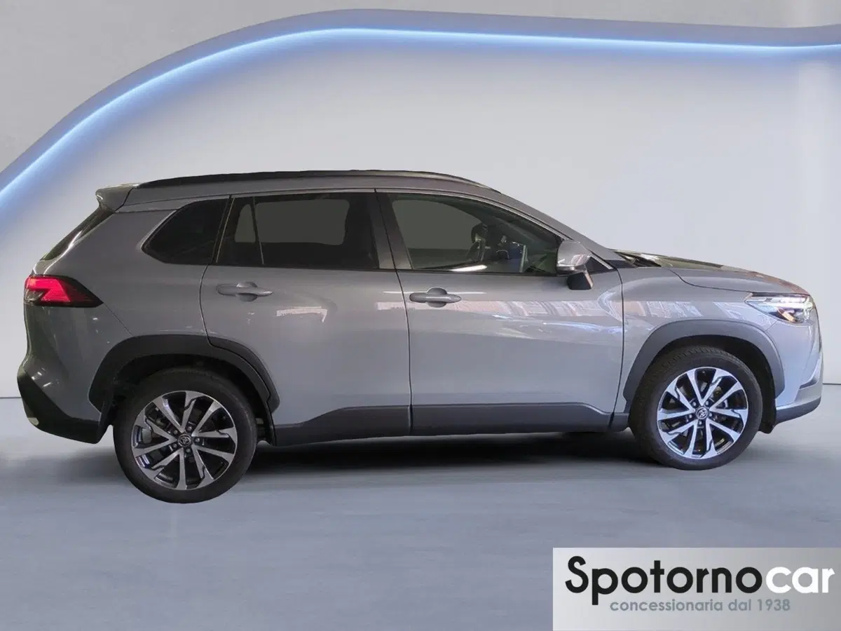 Toyota Corolla Cross Hybrid usata a Milano (8)