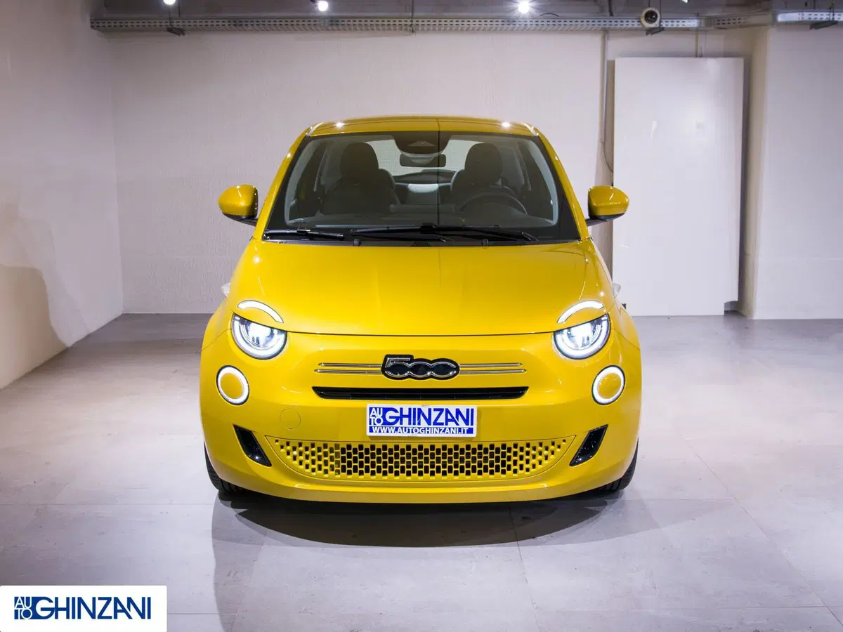 Fiat 500 nuova a Bergamo (4)