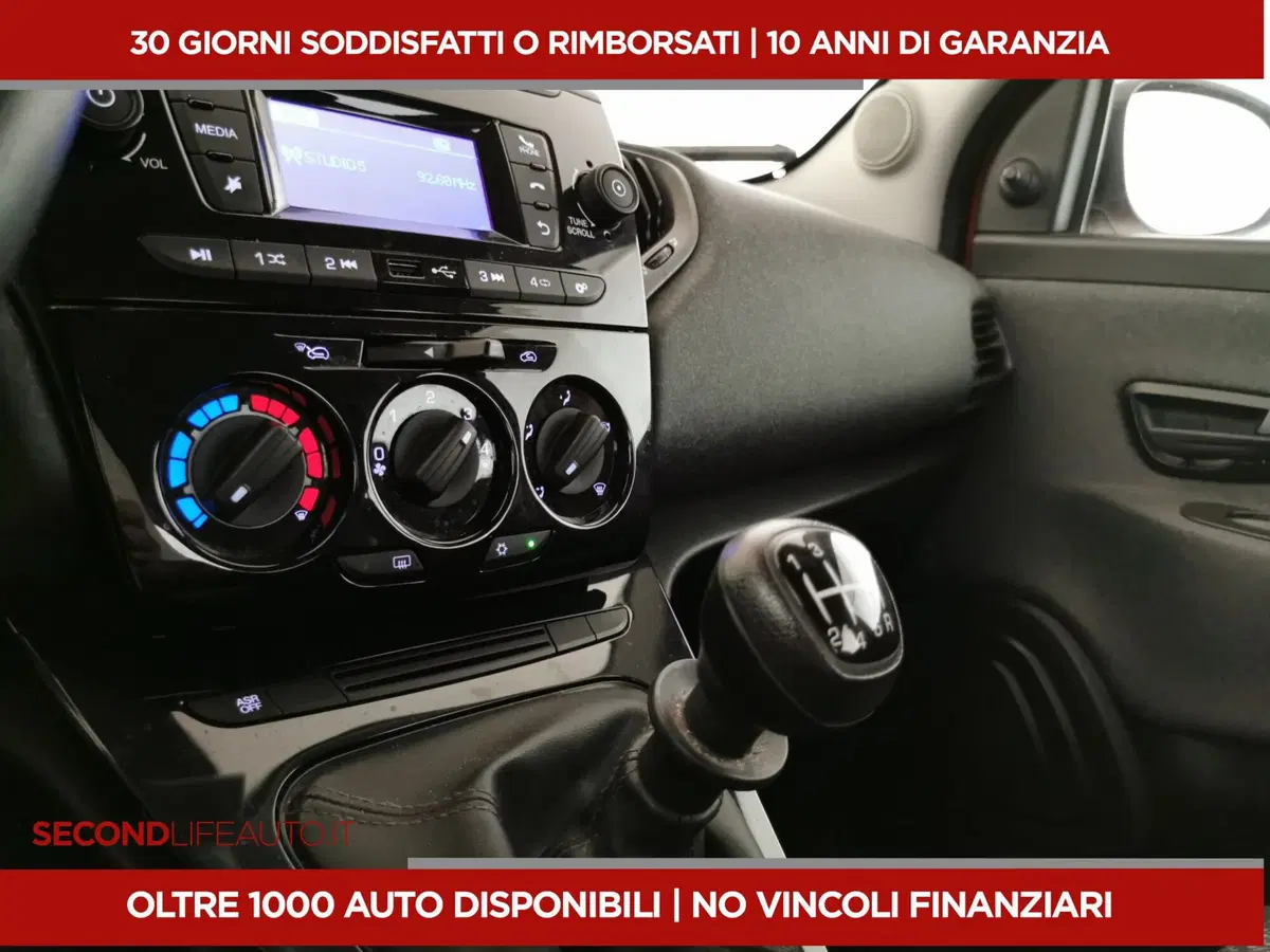 Lancia Ypsilon usata a Chieti (15)