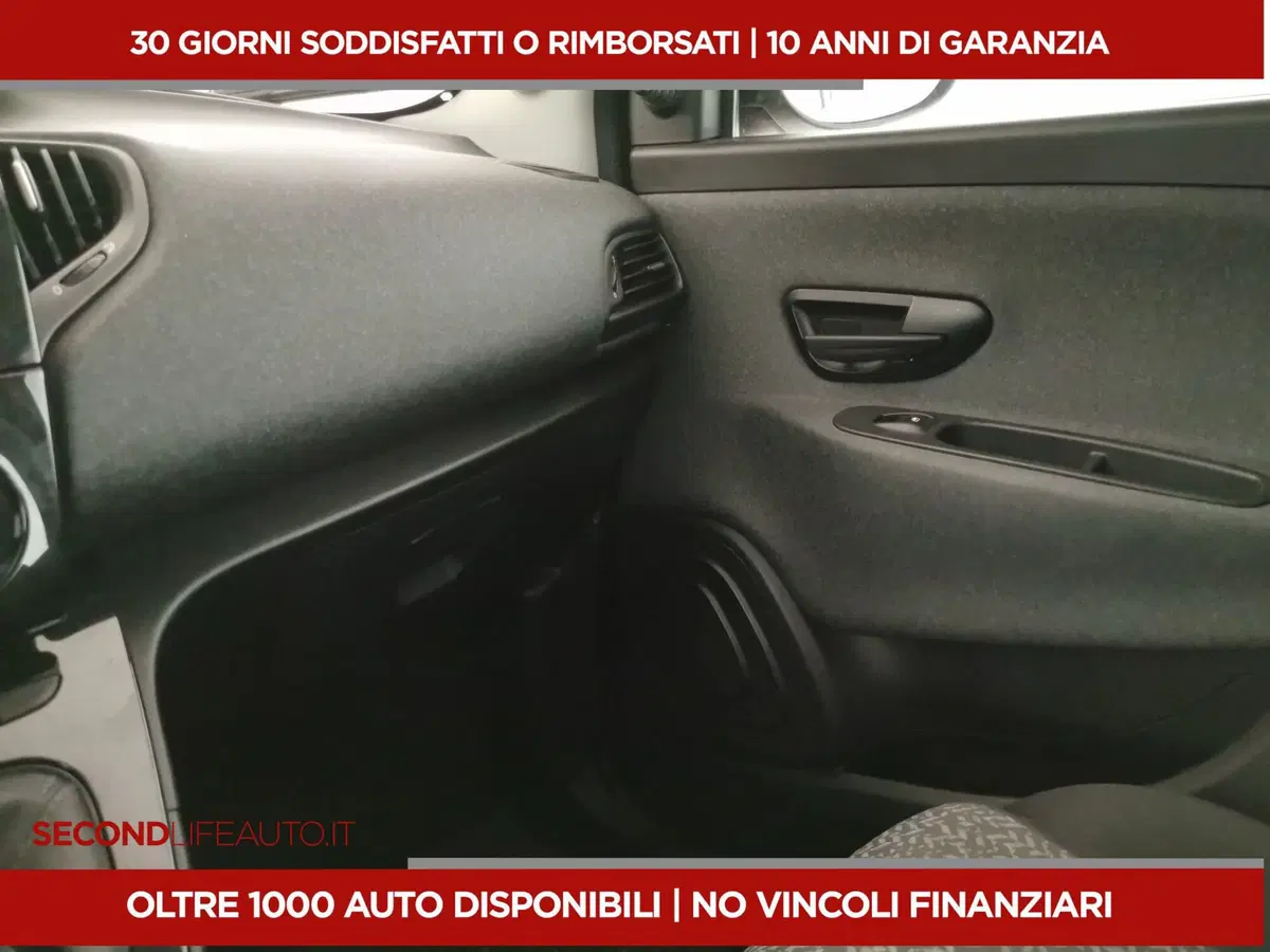 Lancia Ypsilon usata a Chieti (19)