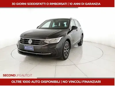 Volkswagen Tiguan 2.0 TDI SCR Life del 2023 usata a San Salvo