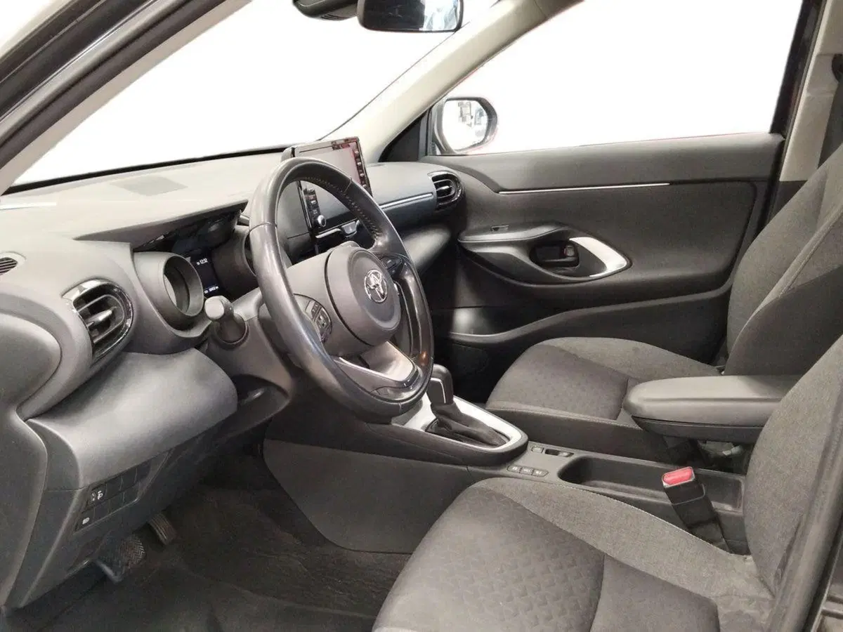 Toyota Yaris Cross usata a Roma (7)