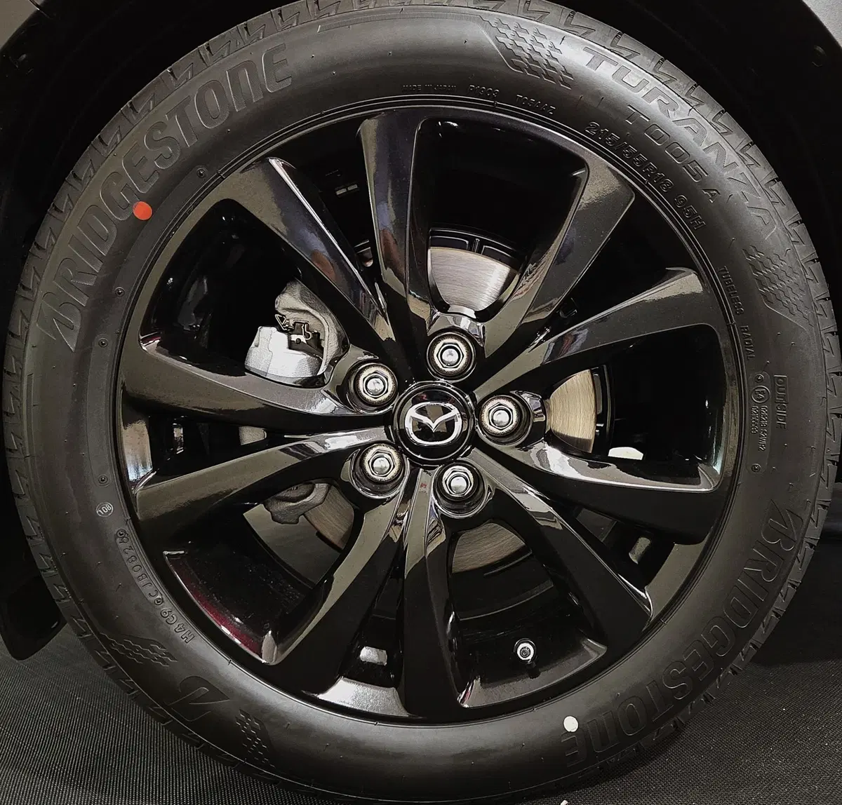 Mazda CX-30 nuova a Pavia (5)