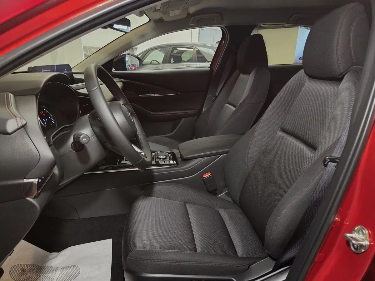 Mazda CX-30 nuova a Pavia (6)