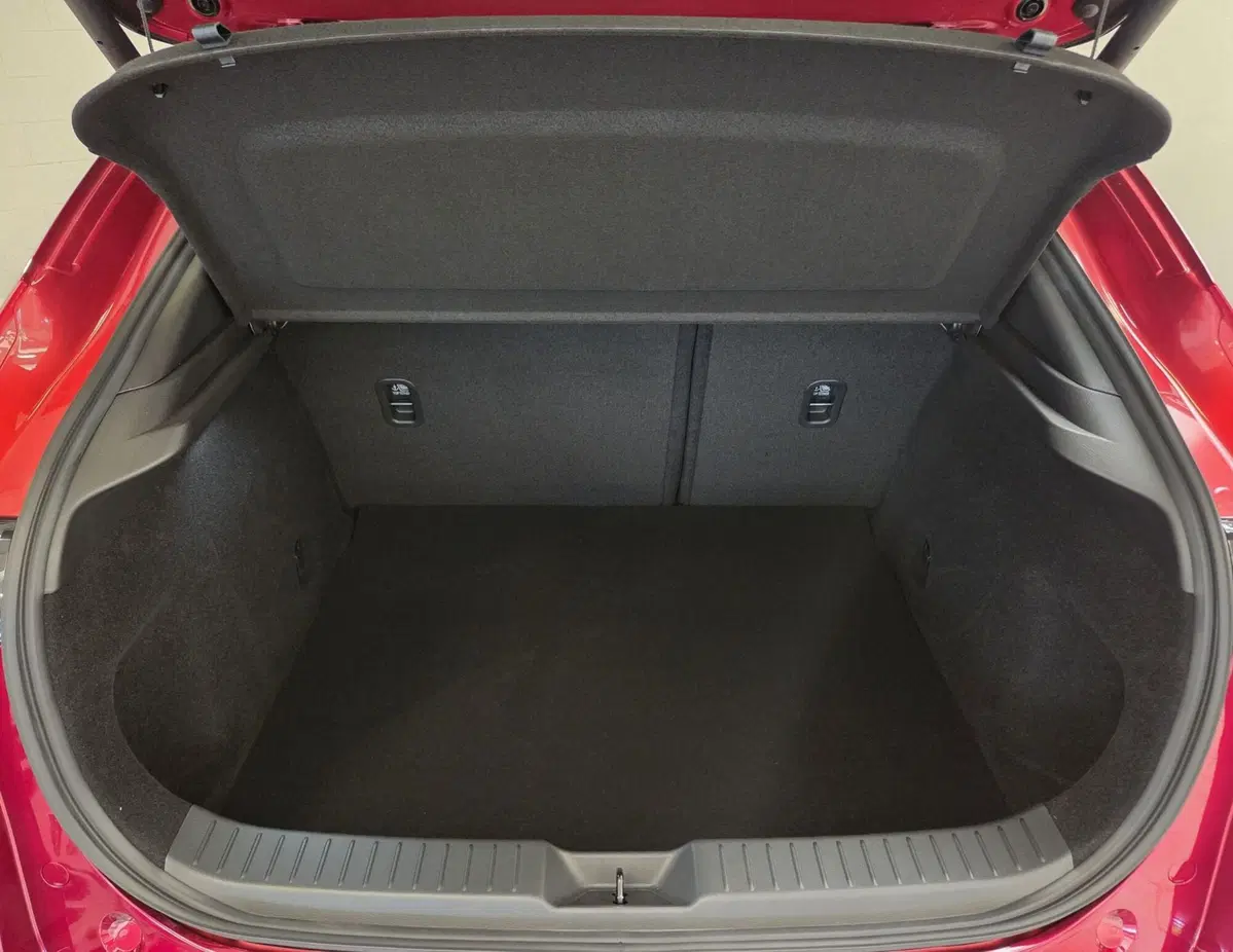 Mazda CX-30 nuova a Pavia (7)