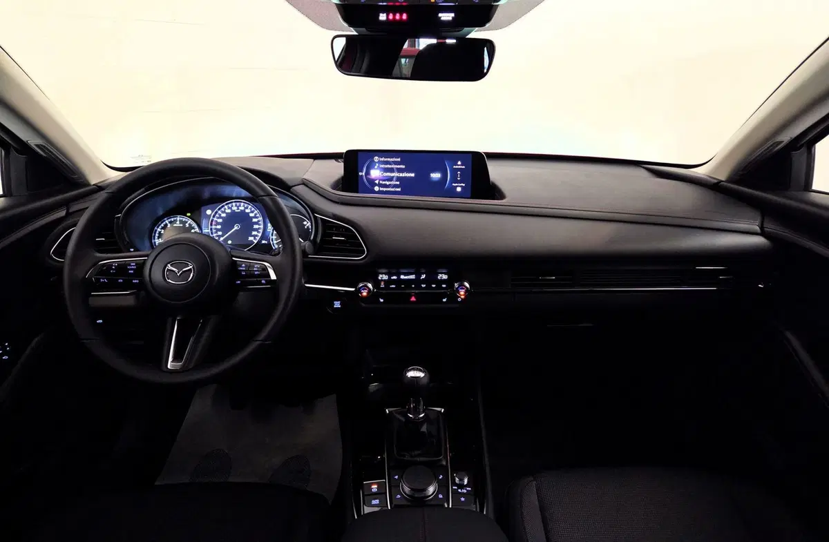 Mazda CX-30 nuova a Pavia (9)